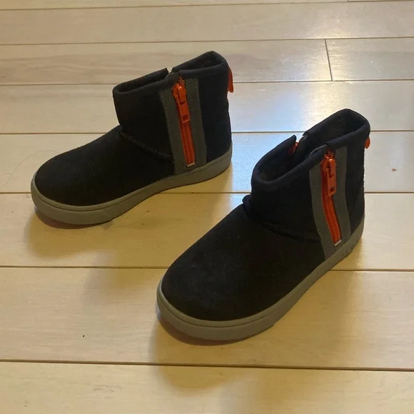 UGG Kids Black and Orange Boots - Picture 5 of 14